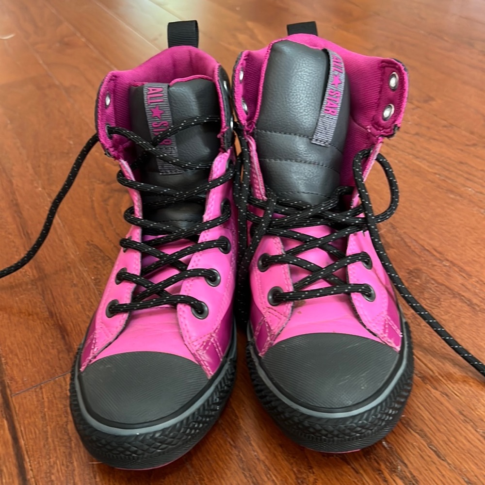 Converse Girls/Boys Chuck Taylor  All Star High Top Sneaker Shoes Sz 5